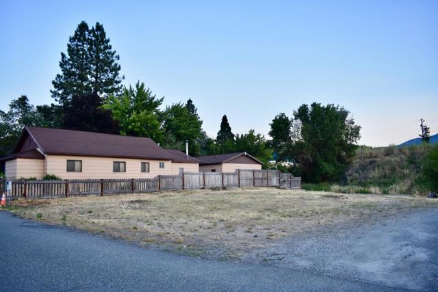 563 Shasta Avenue, Weed CA: https://media.crmls.org/mediaz/0a3ce483-0dbd-46fd-9e76-bd897a46719c.jpg