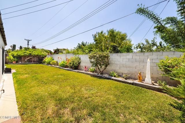 1748 Sutter Avenue, Simi Valley CA: https://media.crmls.org/mediaz/0a3cf839-45b4-401d-80e3-74678acbefc9.jpg