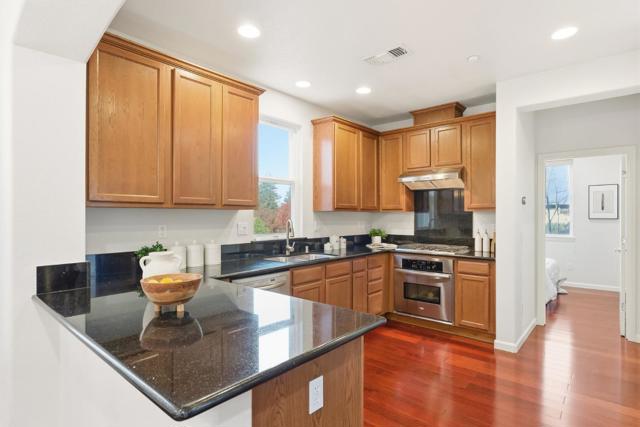 203 Peppermint Tree Terrace, Sunnyvale CA: https://media.crmls.org/mediaz/0a3d1d16-1c1d-42f3-86fd-3a5ee6a074d6.jpg