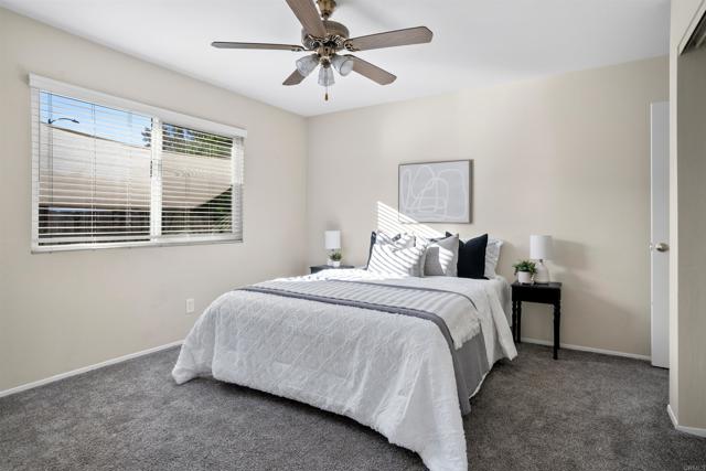 Detail Gallery Image 13 of 28 For 1227 Dolphin Cir, Vista,  CA 92084 - 4 Beds | 2 Baths