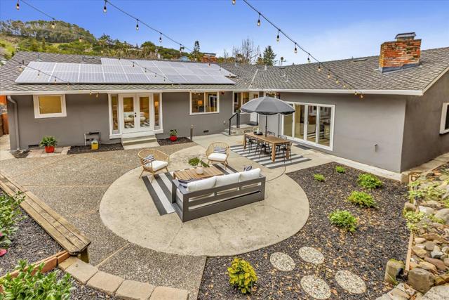 2845 Brittan Avenue, San Carlos CA: https://media.crmls.org/mediaz/0a3d3fc6-03e6-4b44-a82e-01cc00ac7484.jpg