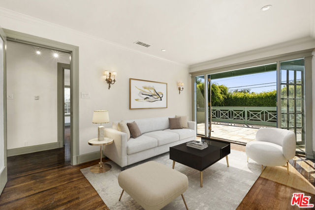 803 N Rexford Drive, Beverly Hills CA: https://media.crmls.org/mediaz/0a3d7be2-305a-42d3-a7cb-9ebe845bf5d7.jpg