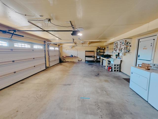 1715 Las Palmas Lane, Escondido CA: https://media.crmls.org/mediaz/0a3df090-b488-4aba-9902-92ae056e3a2f.jpg