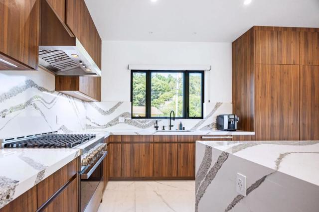 1016 Escalero Avenue, Pacifica CA: https://media.crmls.org/mediaz/0a3e2550-b1cd-4bcf-94f1-7ffb1a73efc2.jpg