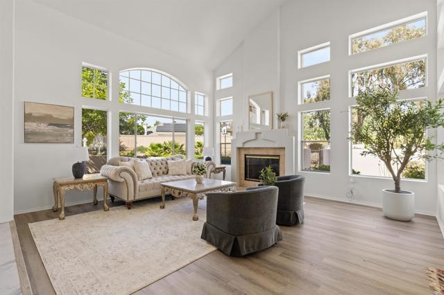 Detail Gallery Image 2 of 60 For 16883 Saint Andrews Dr, Poway,  CA 92064 - 5 Beds | 5/1 Baths