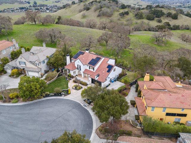 2325 Olea Court, Gilroy CA: https://media.crmls.org/mediaz/0a3e92af-a046-46b9-bdfb-234e0182dcff.jpg