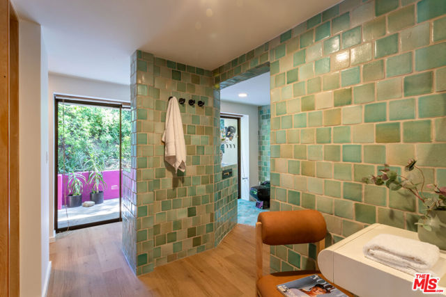 2034 Outpost Drive, Los Angeles CA: https://media.crmls.org/mediaz/0a3f00c6-3d93-49f0-b1a1-e711fb64d169.jpg