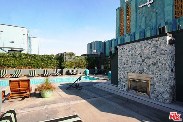 849 S Broadway, Los Angeles CA: https://media.crmls.org/mediaz/0a3f2723-a8a8-4fde-afa9-aa3ca00ba42b.jpg