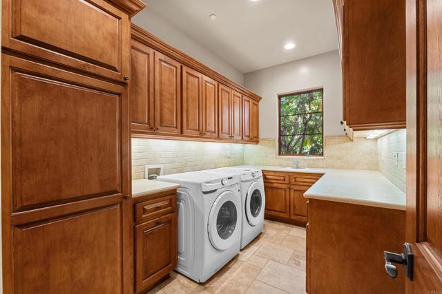 Detail Gallery Image 45 of 67 For 2428 Catalina Ave, Vista,  CA 92084 - 5 Beds | 5/1 Baths