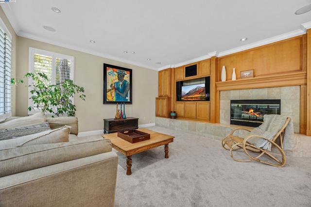2461 Ancona Cir, Livermore CA: https://media.crmls.org/mediaz/0a401f71-9f7a-445f-9c5a-9fc859498c8f.jpg