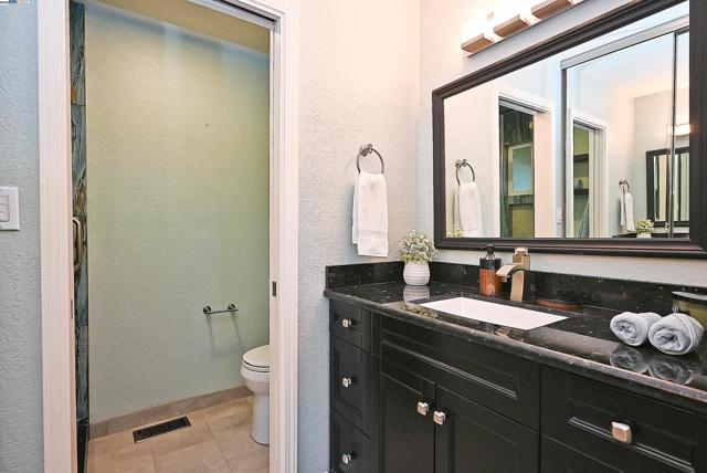7776 Dublin Green Ct, Dublin CA: https://media.crmls.org/mediaz/0a409eb4-5a14-4efc-a9d6-05bdc34ba26c.jpg