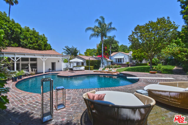 4177 KESTER Avenue, Sherman Oaks CA: https://media.crmls.org/mediaz/0a40dc66-478e-459f-9742-b8e401cb566c.jpg