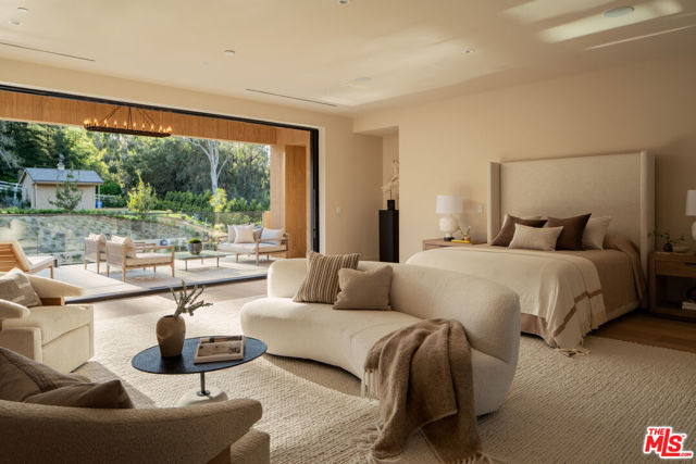 5287 Round Meadow Road, Hidden Hills CA: https://media.crmls.org/mediaz/0a41ad06-74c2-438e-81a9-08f2aeb782fa.jpg