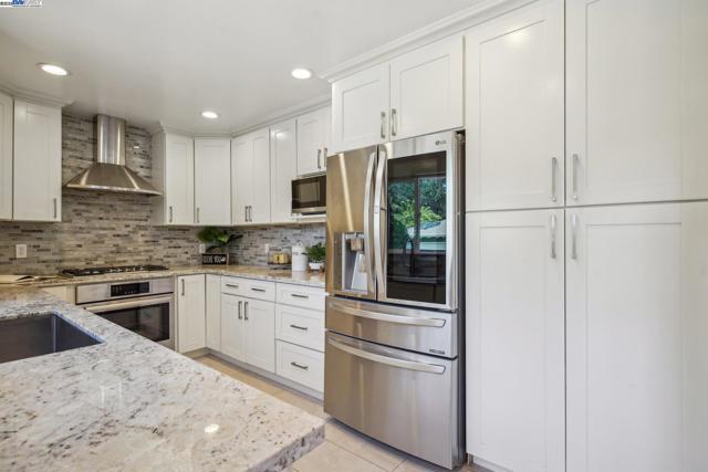 Image 15 of 55 For 14917 Berry Way