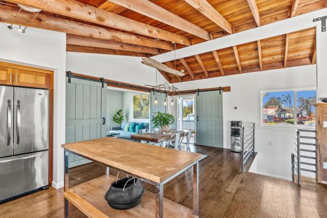 22956 E Cliff Drive, Santa Cruz CA: https://media.crmls.org/mediaz/0a42ed27-604e-4751-bc56-380224d1cce9.jpg