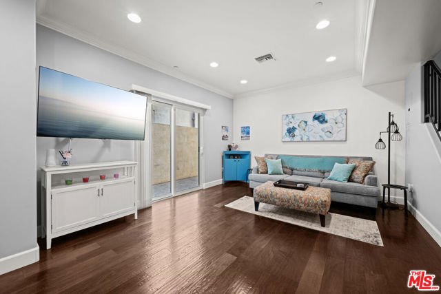 5335 Cartwright Avenue, North Hollywood CA: https://media.crmls.org/mediaz/0a430e75-2f3d-40a3-a66d-472327192331.jpg