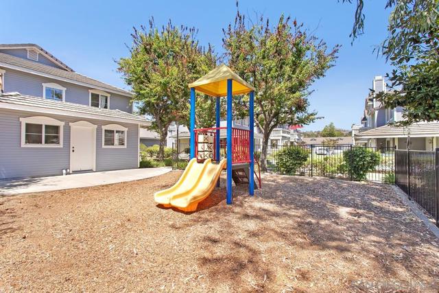 13975 Midland Rd, Poway, California 92064, 2 Bedrooms Bedrooms, ,2 BathroomsBathrooms,Condominium,For Sale,Midland Rd,250020112SD