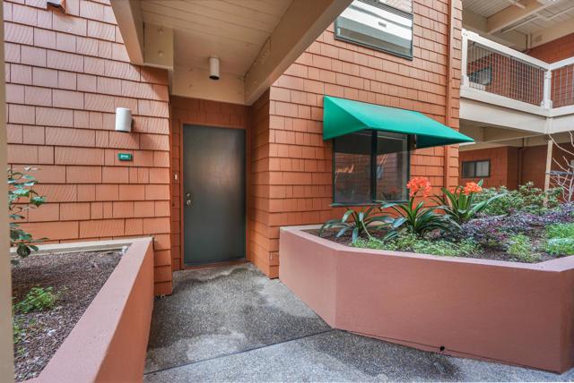 4250 El Camino Real, Palo Alto CA: https://media.crmls.org/mediaz/0a4492b3-1f8d-4689-8c85-b342bd9bc1dd.jpg