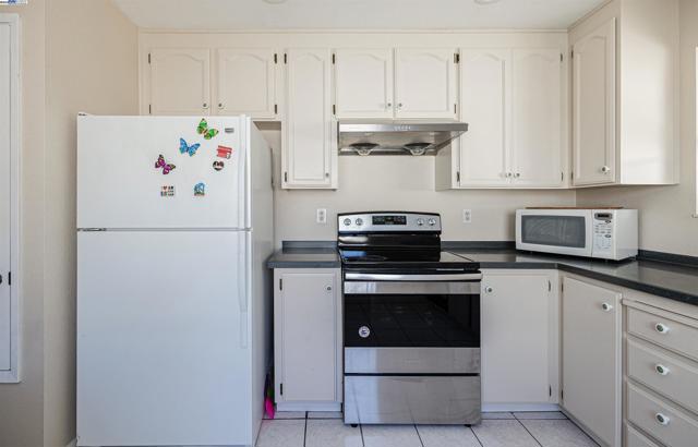 477 Clifford Ct, Bay Point CA: https://media.crmls.org/mediaz/0a45d51f-d688-4041-9215-e9201a228ec7.jpg