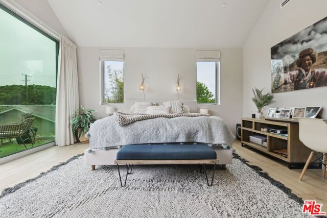 1310 Preston Way, Venice CA: https://media.crmls.org/mediaz/0a45fc50-8079-447d-9cce-79484daa42d9.jpg