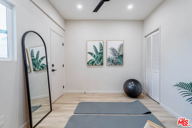 219 Joy Street, Los Angeles CA: https://media.crmls.org/mediaz/0a460633-c328-4f8d-980c-837dded27ad3.jpg