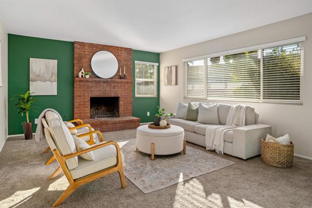 Detail Gallery Image 5 of 28 For 1227 Dolphin Cir, Vista,  CA 92084 - 4 Beds | 2 Baths