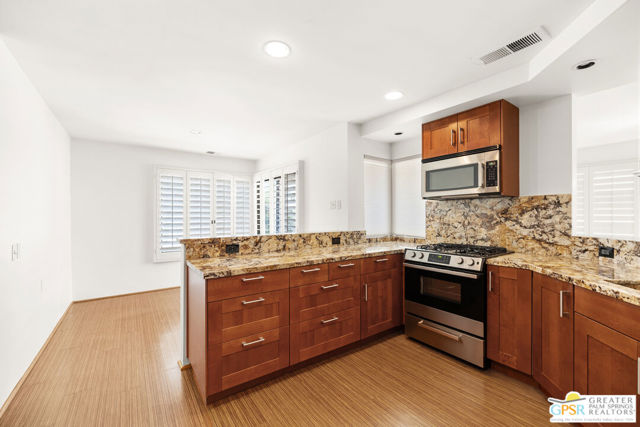 2910 Cervantes Court, Palm Springs CA: https://media.crmls.org/mediaz/0a46664a-96d5-4822-b72f-767ccc75fb76.jpg