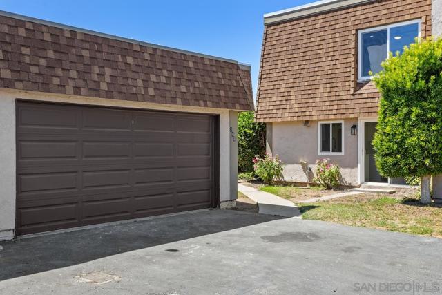 268 Festival Dr, Oceanside CA: https://media.crmls.org/mediaz/0a46801a-12f8-470d-ad2a-3ff5a50cf214.jpg