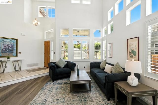 2201 Mark Twain Drive, Antioch CA: https://media.crmls.org/mediaz/0a46ff23-0605-432e-ac5b-bd22529233d2.jpg