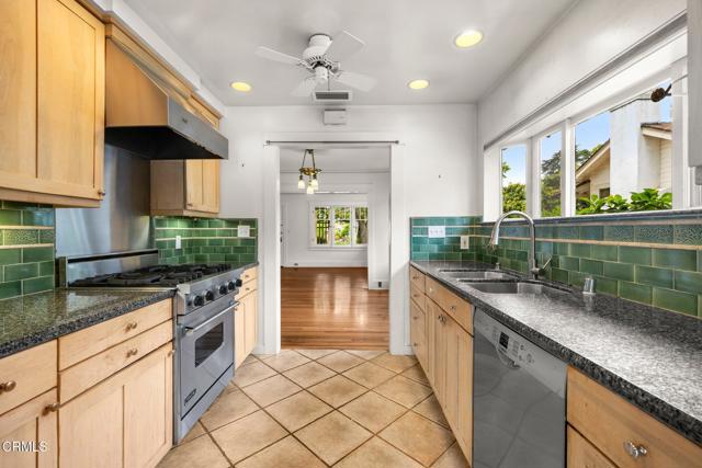 Detail Gallery Image 6 of 29 For 1712 N El Molino Ave, Pasadena,  CA 91104 - 3 Beds | 2 Baths