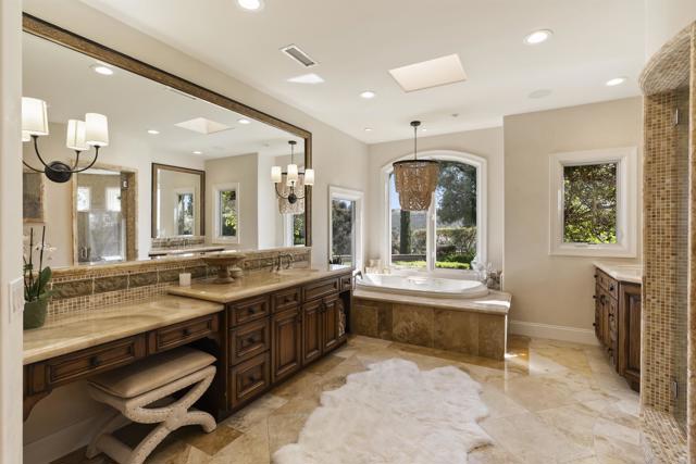 14619 Calle Carla, Rancho Santa Fe CA: https://media.crmls.org/mediaz/0a478bc9-514f-41ac-a76b-45fa6d0dd728.jpg