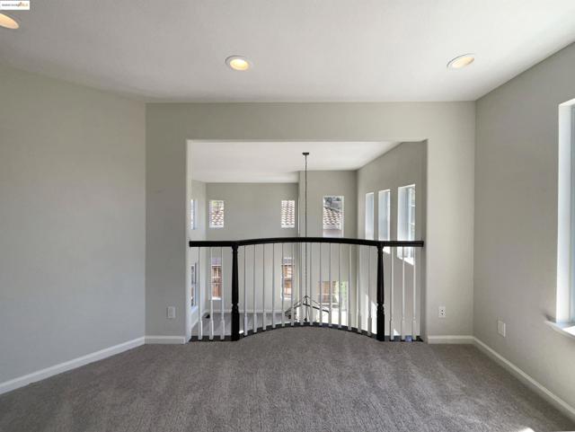 5214 Pavilion Ct, Fairfield CA: https://media.crmls.org/mediaz/0a4794e5-74f1-459b-a53c-1149ef098462.jpg