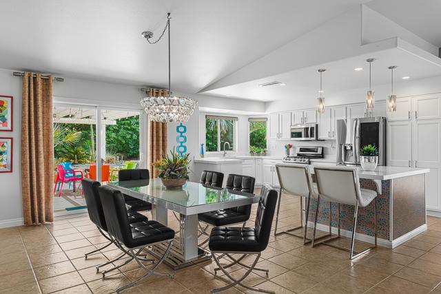 1360 E Vista Chino, Palm Springs CA: https://media.crmls.org/mediaz/0a481679-8106-49cb-b897-949556ee2d7b.jpg