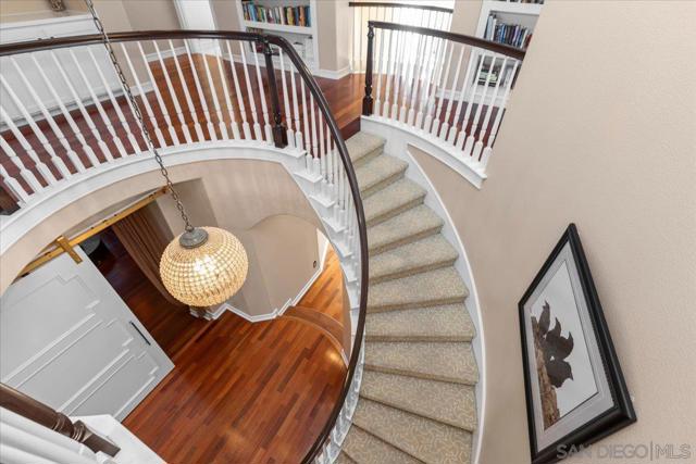 515 Verbena Ct, Encinitas CA: https://media.crmls.org/mediaz/0a486149-080f-4d3d-8de5-cc603c72af51.jpg