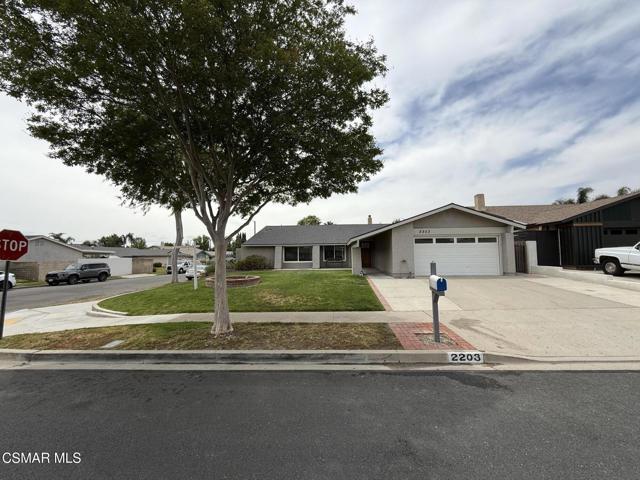2203 Marter Court, Simi Valley CA: https://media.crmls.org/mediaz/0a49528a-cc08-455c-9a97-fd184b500edd.jpg