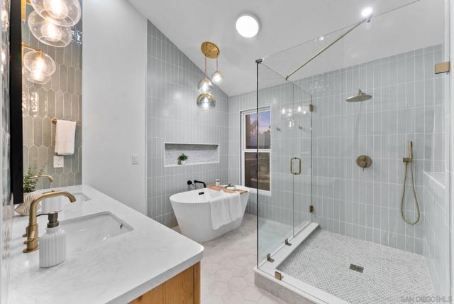 16048 Via Viajera, Rancho Santa Fe CA: https://media.crmls.org/mediaz/0a49eb4b-8fac-4167-acf9-7783b1963835.jpg