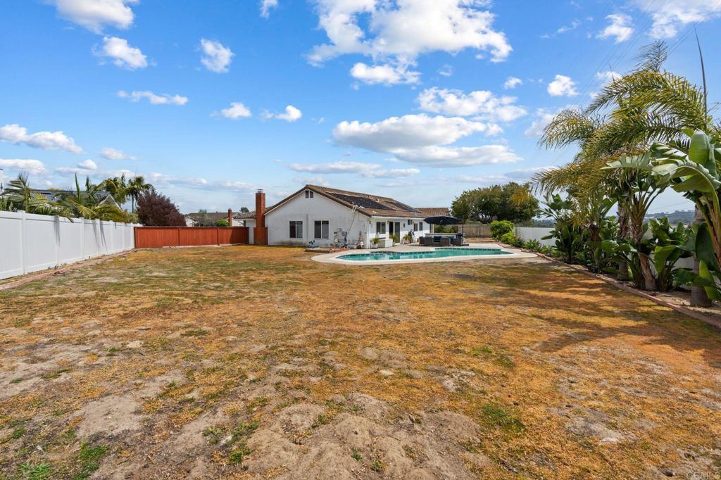 2002 Ladera Ct