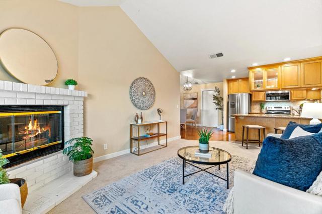 7 Arabian Way, Scotts Valley CA: https://media.crmls.org/mediaz/0a4a4346-ee2a-4164-b120-c20e37517099.jpg