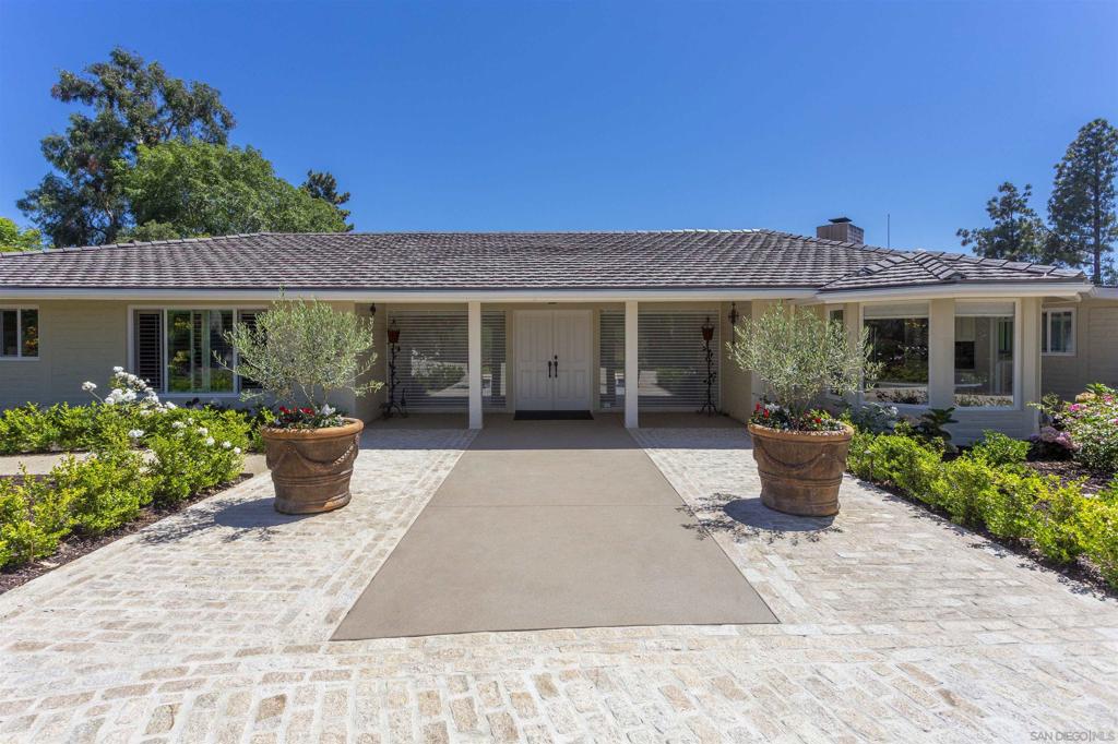 5715 Lago Lindo, Rancho Santa Fe, CA 92067