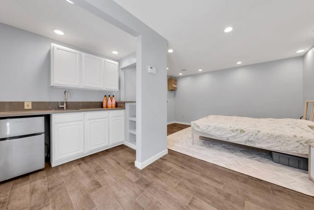 1024 Berkeley Avenue, Menlo Park CA: https://media.crmls.org/mediaz/0a4a6bd8-2c1a-494b-94c1-019dd0042877.jpg