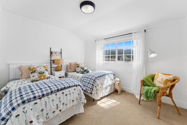 2 Black Tail Lane, Monterey CA: https://media.crmls.org/mediaz/0a4a953c-482a-4c4d-837b-2ac5636dd1ac.jpg