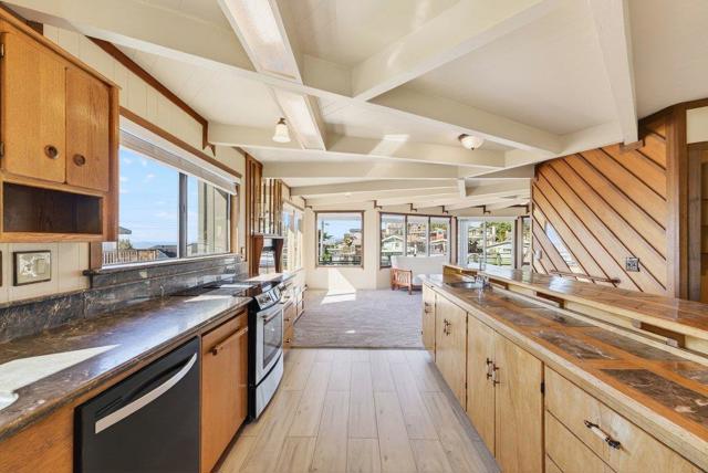 1 Gray Way, Watsonville CA: https://media.crmls.org/mediaz/0a4a9f4d-8aa2-400b-a683-fbaf85fd424a.jpg