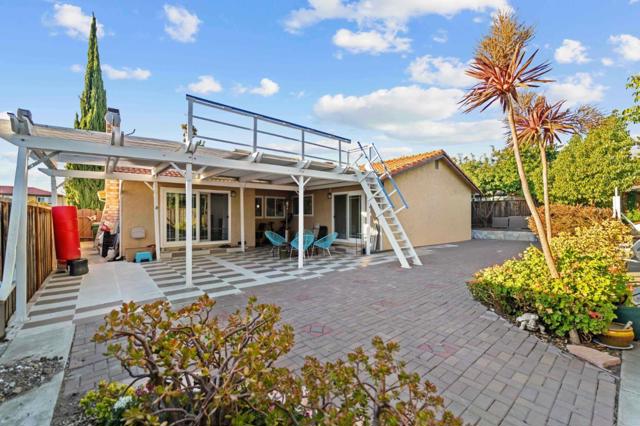 3328 Arqueado Drive, San Jose CA: https://media.crmls.org/mediaz/0a4ad631-474d-421a-bcef-54bffb39f6b9.jpg