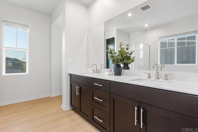 Detail Gallery Image 21 of 40 For 1505 Wingwood Ln, Vista,  CA 92083 - 3 Beds | 2/1 Baths