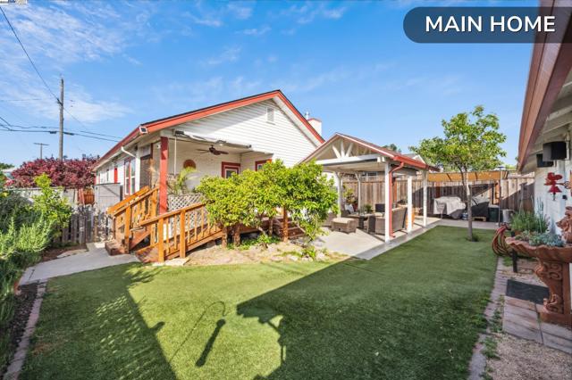 507 Maple St, Livermore CA: https://media.crmls.org/mediaz/0a4b3ae9-a623-4df9-8cdb-5524c1347722.jpg