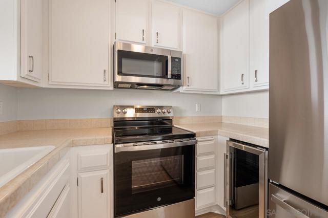 6747 Friars Rd, San Diego CA: https://media.crmls.org/mediaz/0a4bf5a6-92a1-4486-b3e1-830ad4a07044.jpg