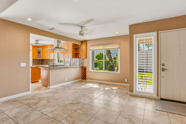 Image 3 of 45 For 72806 Fleetwood Circle