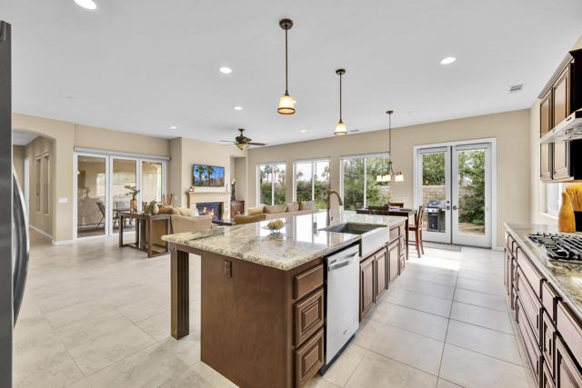 57816 Barristo Circle, La Quinta CA: https://media.crmls.org/mediaz/0a4da2c0-f955-44c7-828a-c488e79d7df7.jpg