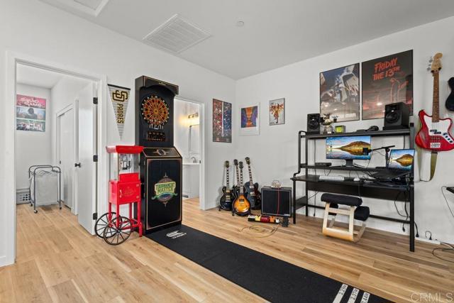 Detail Gallery Image 25 of 39 For 1345 Santa Diana Rd #2,  Chula Vista,  CA 91913 - 4 Beds | 3/1 Baths