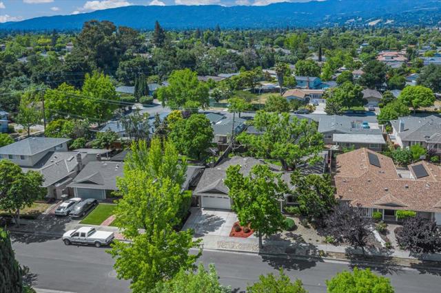 10623 Glenview Avenue, Cupertino CA: https://media.crmls.org/mediaz/0a4df5d5-f56c-4756-b4a9-e41f0575fb3c.jpg